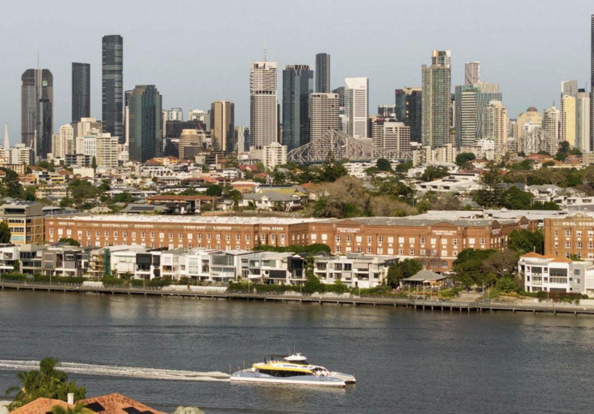 Listing image for 2/63 Macquarie Street, Teneriffe  QLD  4005