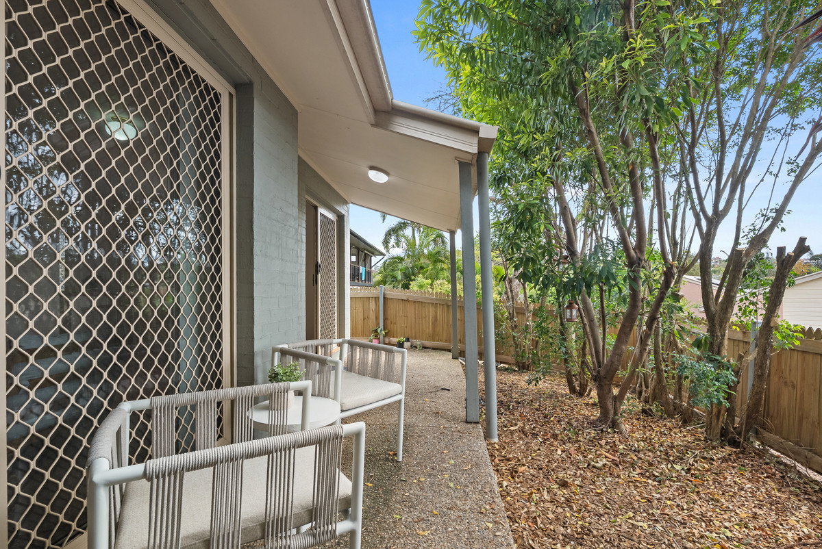 Listing image for 2/29 Oatland Crescent, Holland Park West  QLD  4121