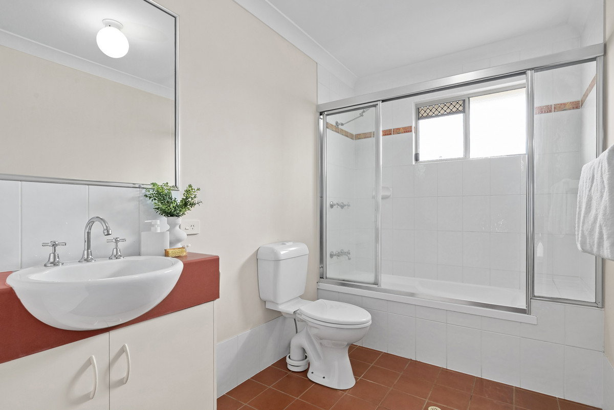 Listing image for 2/29 Oatland Crescent, Holland Park West  QLD  4121